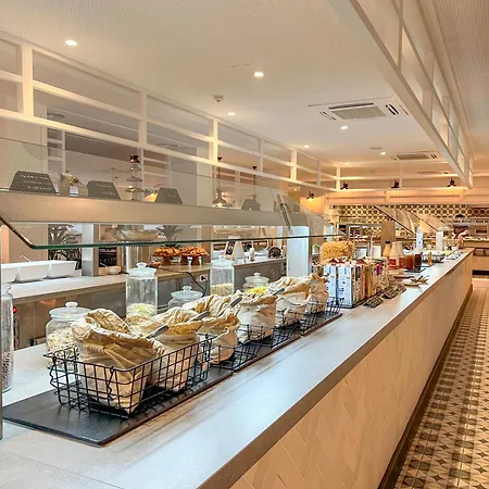 Gran Flamingo-adults Only Older 18 Years Old